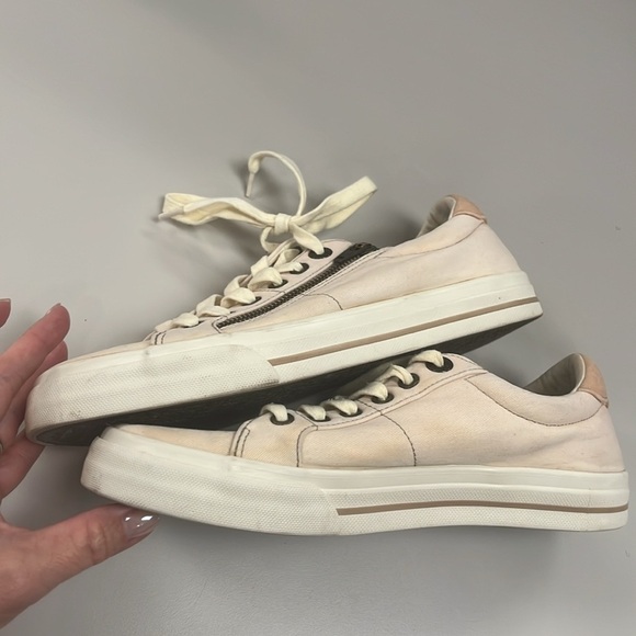 Taos Z Soul Footwear pale pink & Cream Laces & zip up Sneakers size 8 preowned - Picture 8 of 9